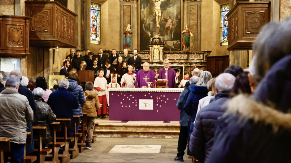 Varallo Pombia, celebrazione con il vescovo per il Beato don Giuseppe Rossi - foto